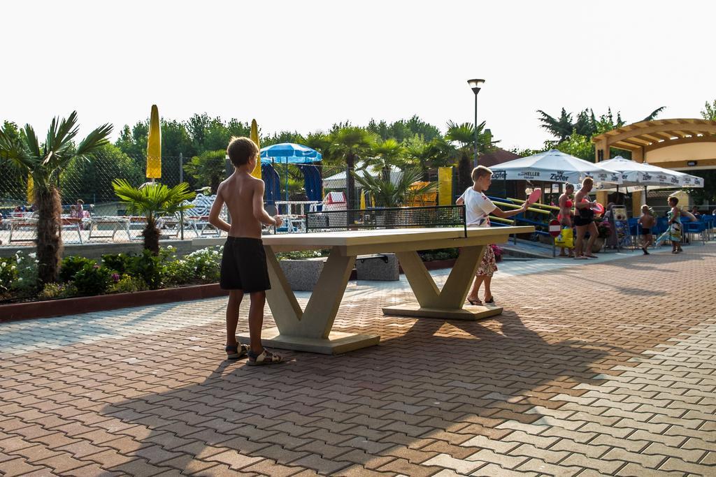 Baia Holiday Gasparina Castelnuovo del Garda Ngoại thất bức ảnh