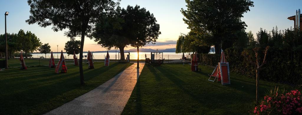 Baia Holiday Gasparina Castelnuovo del Garda Ngoại thất bức ảnh
