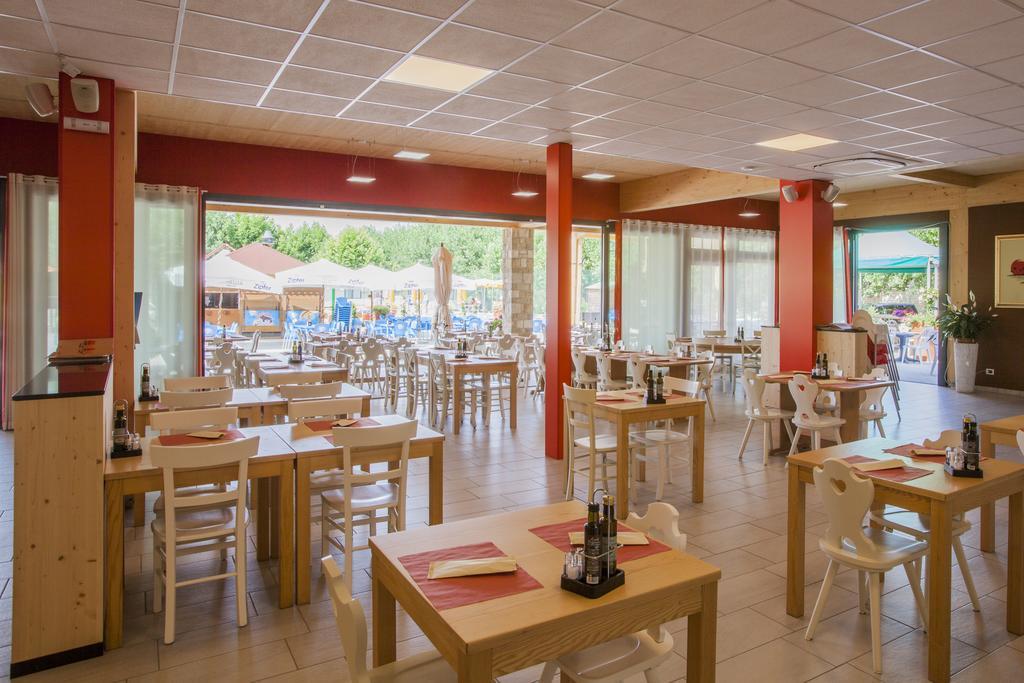 Baia Holiday Gasparina Castelnuovo del Garda Ngoại thất bức ảnh