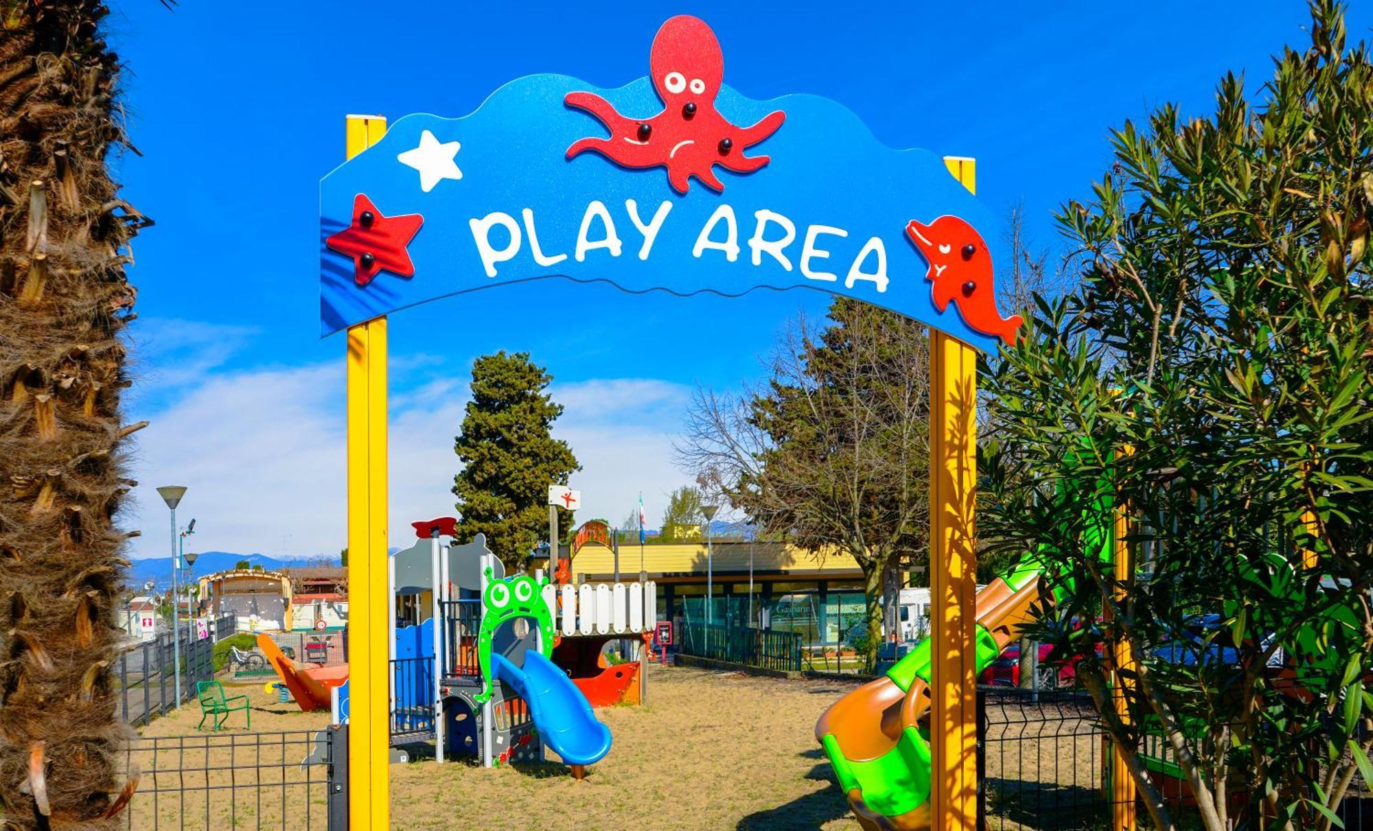 Baia Holiday Gasparina Castelnuovo del Garda Ngoại thất bức ảnh