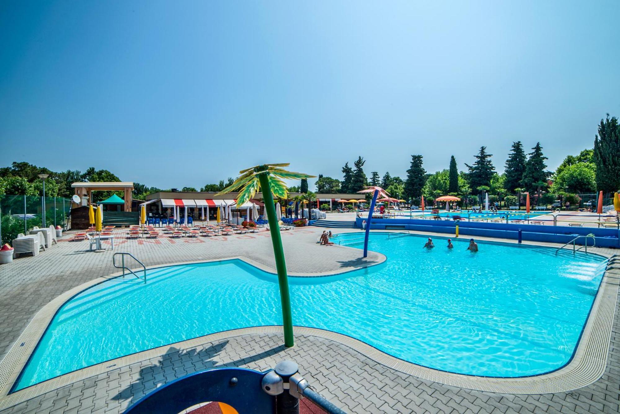 Baia Holiday Gasparina Castelnuovo del Garda Ngoại thất bức ảnh
